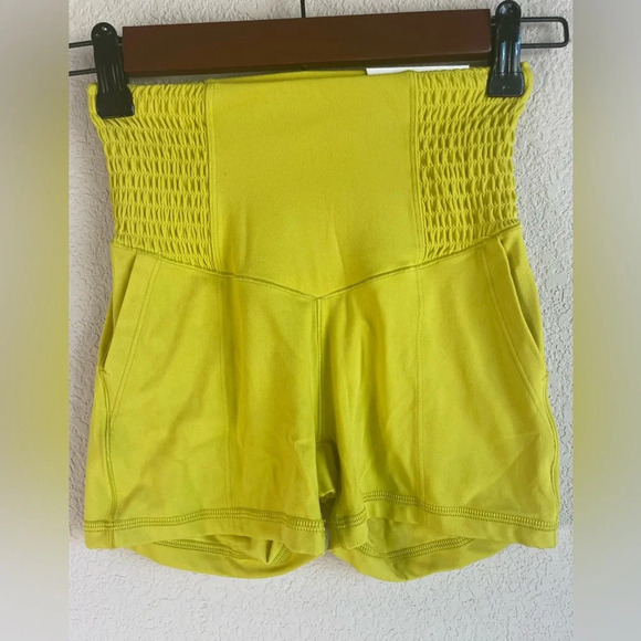 aerie Pants - Aerie Offline Real Me Hi-Rise Short Court 4” Biker Short -Chartreuse size XS NWT